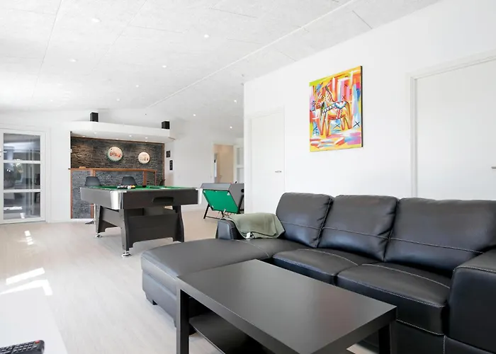 Awesome In With Kitchen بيت للعطل