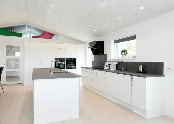 Awesome In With Kitchen بيت للعطل